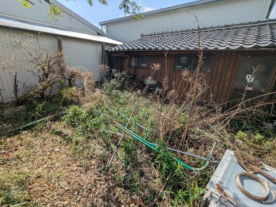 松阪市にて草刈り、伐採、不用品の回収をしてきました！