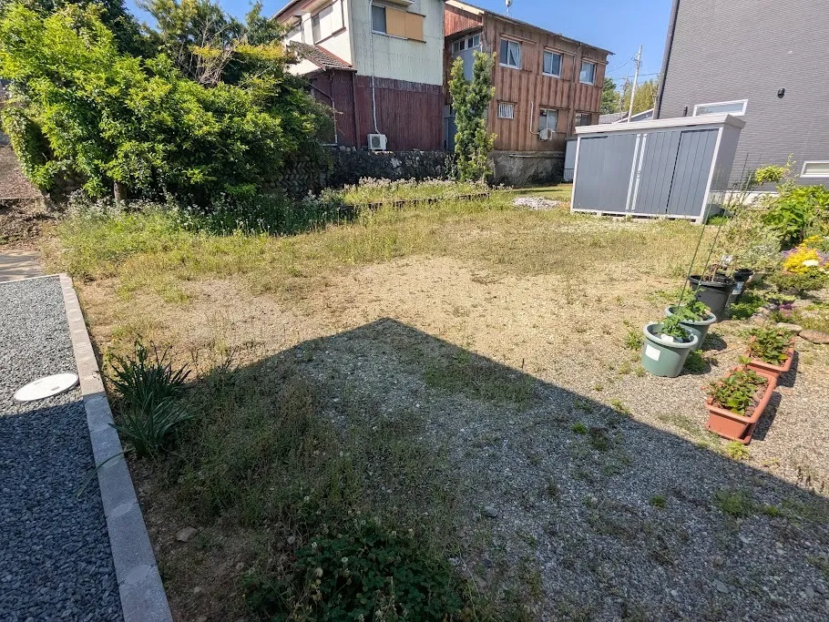 伊勢市にて草刈り、防草シート、砂利敷きをしてきました!